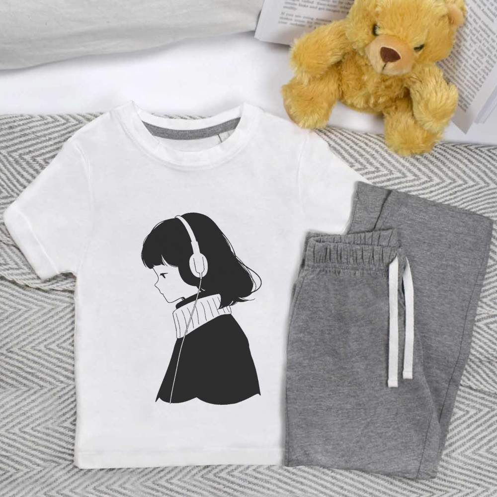 'Girl with Headphones' Kids Nightwear / Pyjama Set (KP047083)