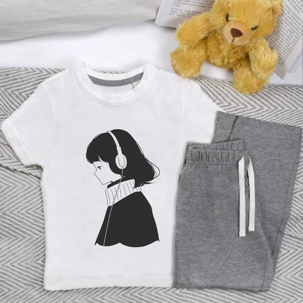 'Girl with Headphones' Kids Nightwear / Pyjama Set (KP047083)