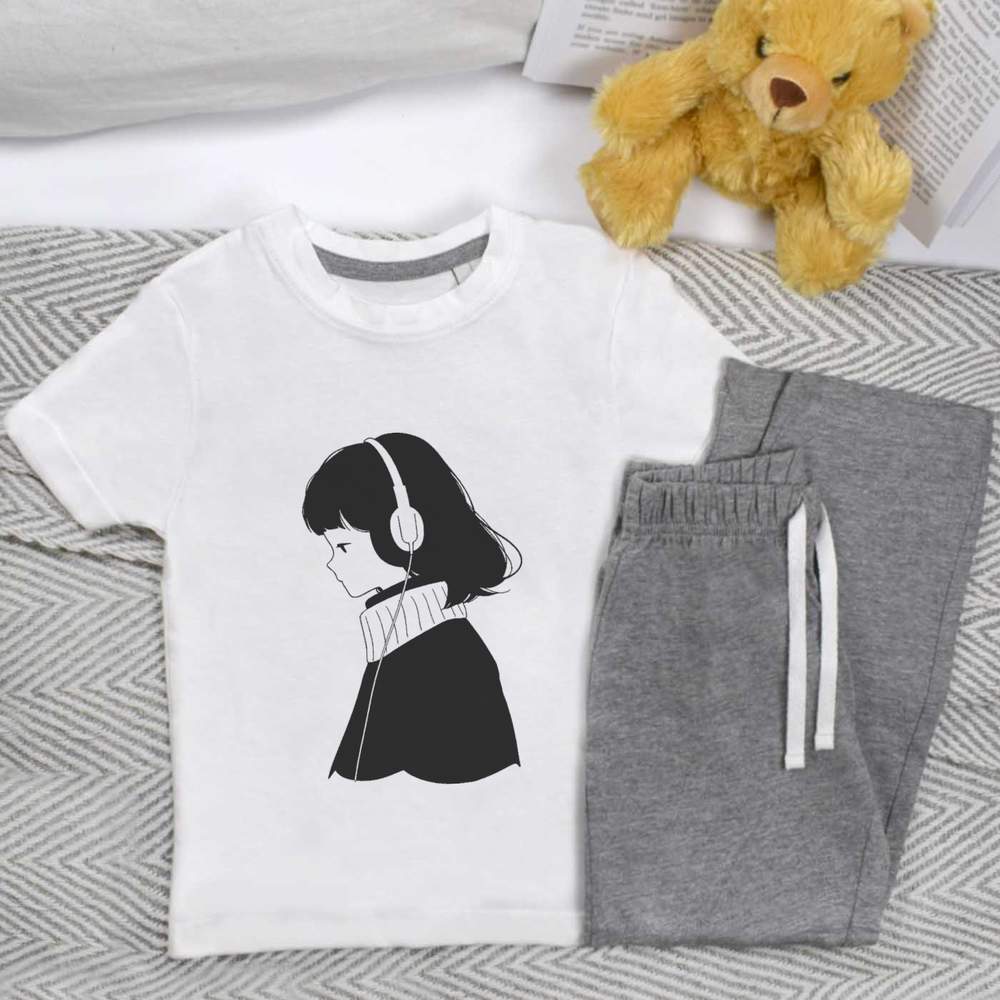 'Girl with Headphones' Kids Nightwear / Pyjama Set (KP047083)