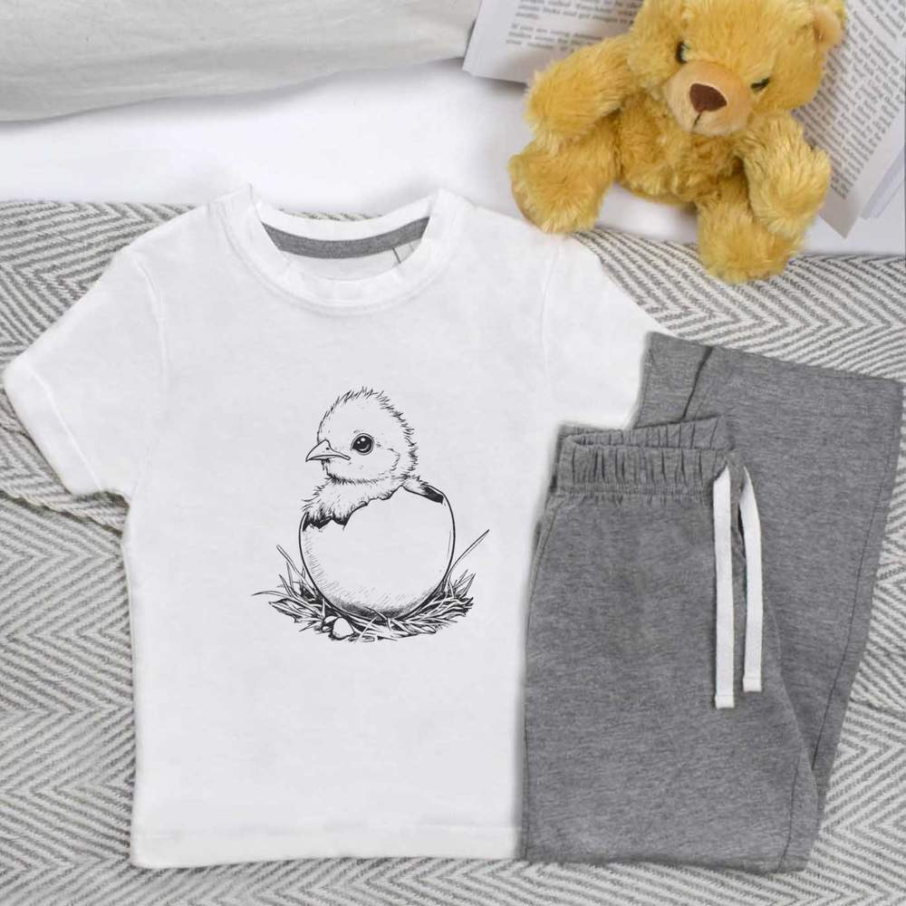 'Baby Chick Coming Out of Egg' Kids Nightwear / Pyjama Set (KP052953)