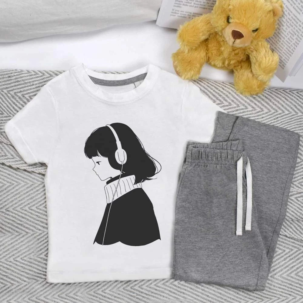 'Girl with Headphones' Kids Nightwear / Pyjama Set (KP047083)