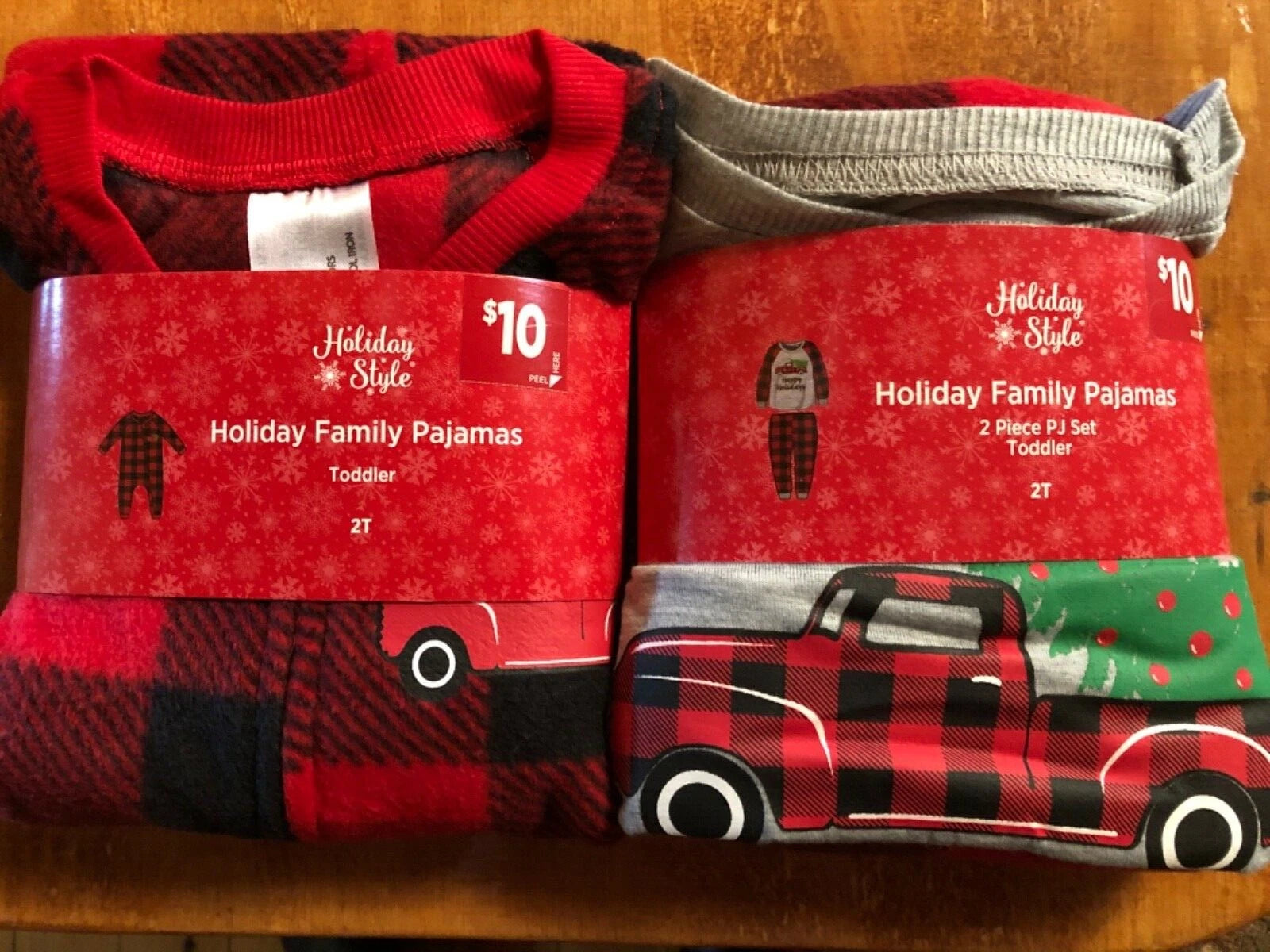 Holiday style red plaid truck family pajamas set