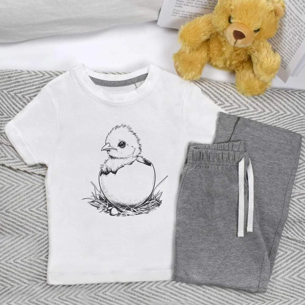 'Baby Chick Coming Out of Egg' Kids Nightwear / Pyjama Set (KP052953)